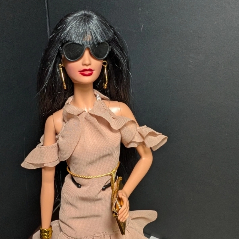2006 Anna Sui Boho Barbie Restyled in Barbiestyle Brooklyn CM Outfit - Picture 3 of 13